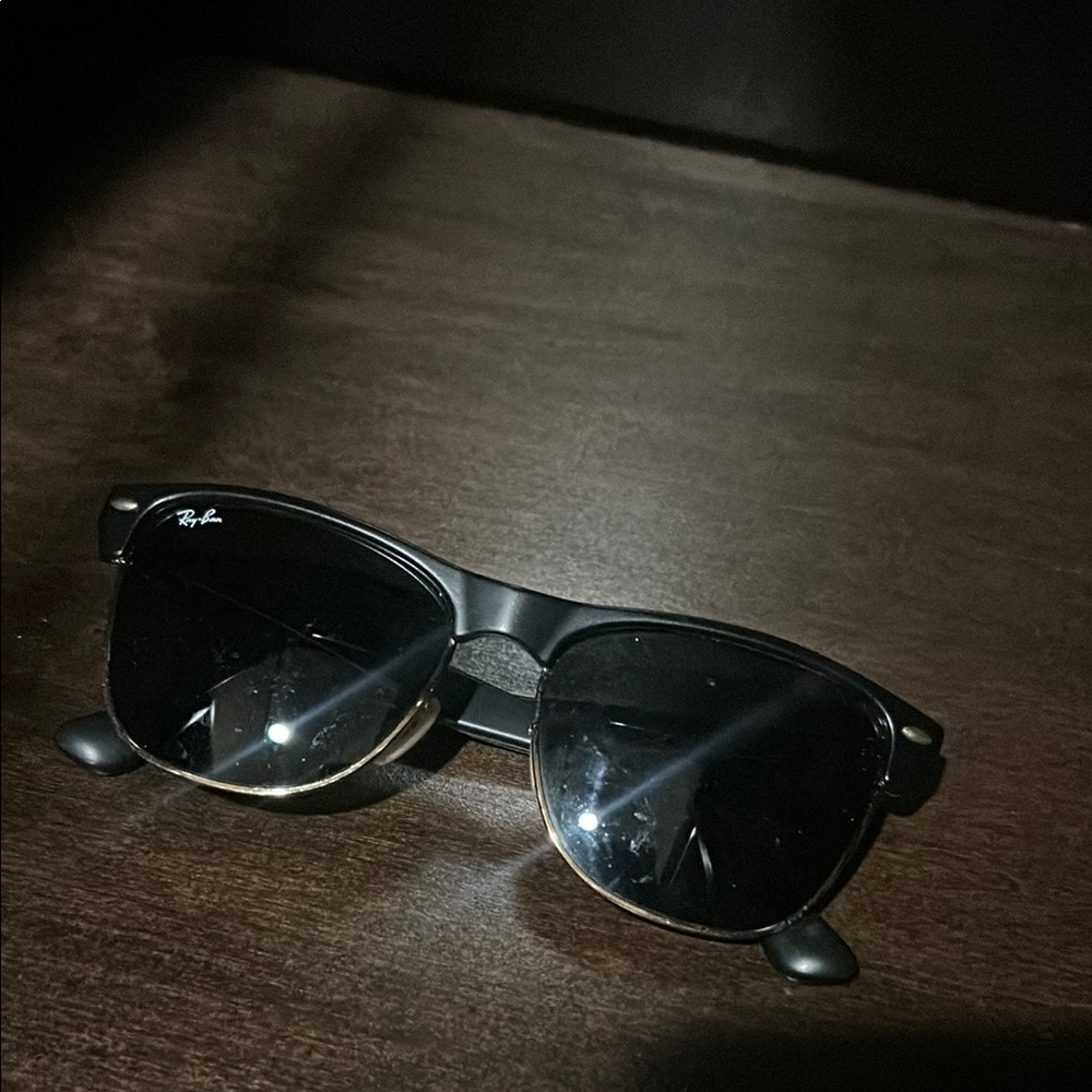 Ray-Ban Black Sunglasses